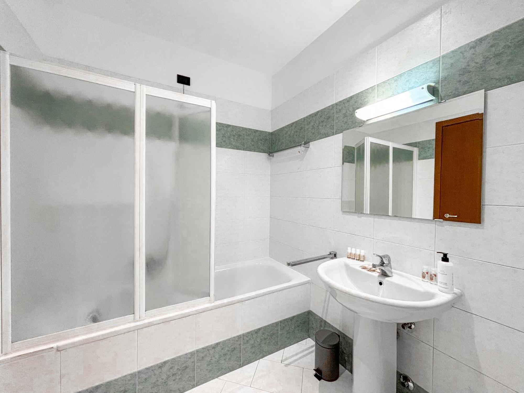 Апартаменты Bilocale Con Terrazzo E Box Auto Su Richiesta Комо Экстерьер фото