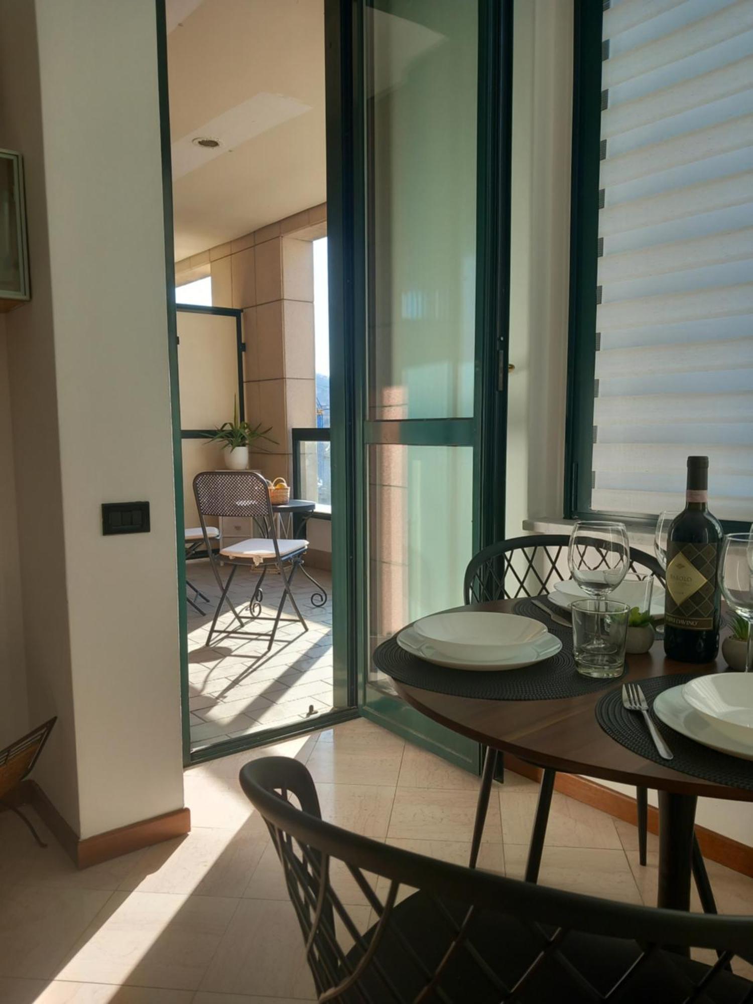 Апартаменты Bilocale Con Terrazzo E Box Auto Su Richiesta Комо Экстерьер фото
